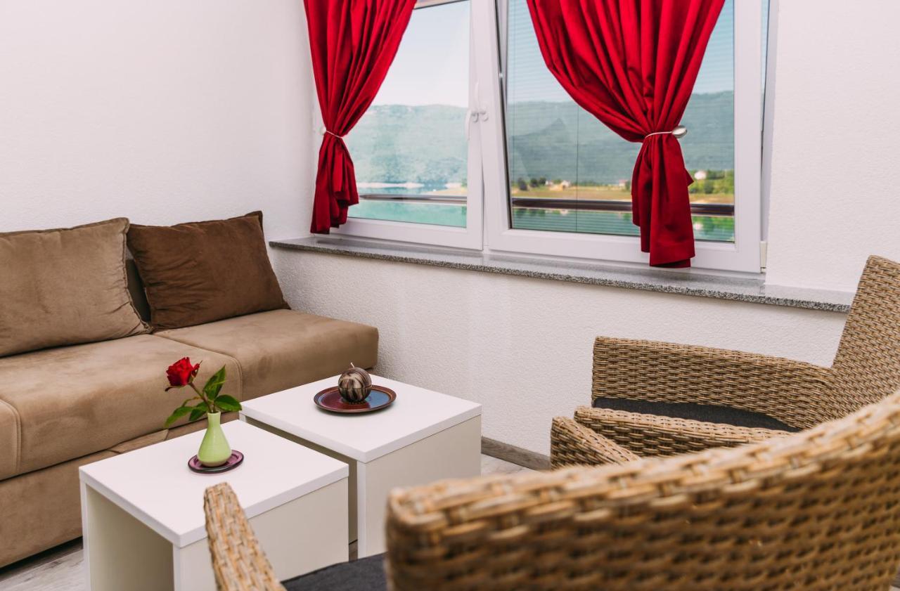 Apartmani Markesic Ramsko Jezero Prozor 外观 照片